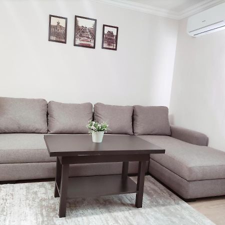 Renovated 1 Bedroom With King Size Bed In Kentron Yerevan Bagian luar foto