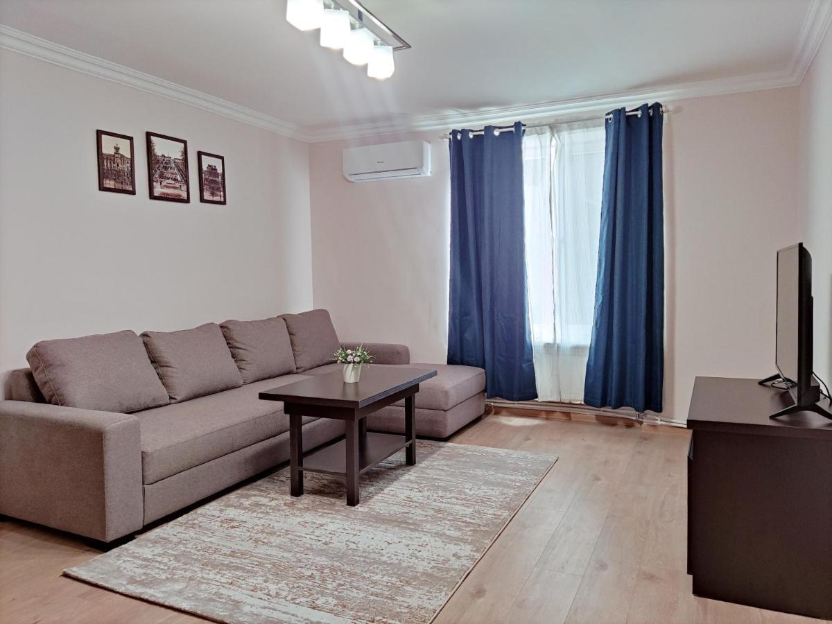 Renovated 1 Bedroom With King Size Bed In Kentron Yerevan Bagian luar foto
