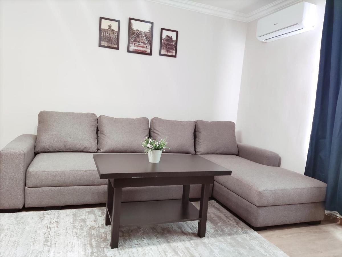 Renovated 1 Bedroom With King Size Bed In Kentron Yerevan Bagian luar foto