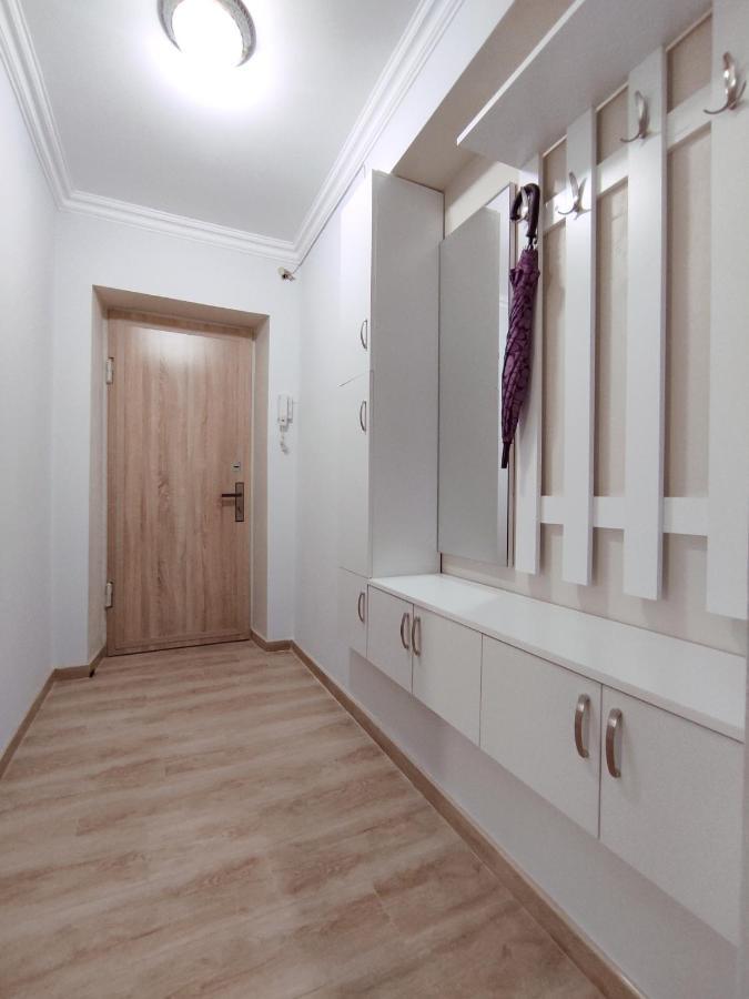 Renovated 1 Bedroom With King Size Bed In Kentron Yerevan Bagian luar foto