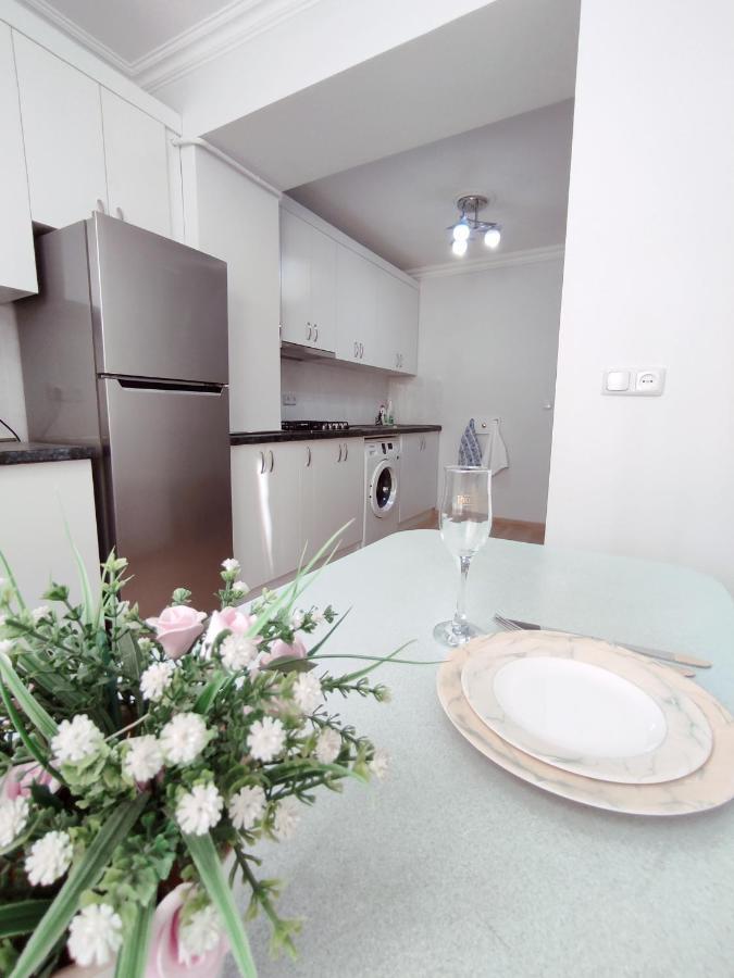 Renovated 1 Bedroom With King Size Bed In Kentron Yerevan Bagian luar foto