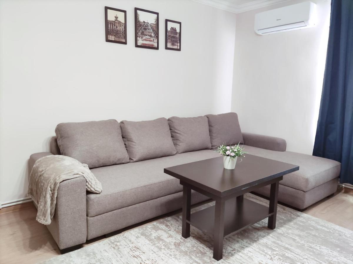 Renovated 1 Bedroom With King Size Bed In Kentron Yerevan Bagian luar foto
