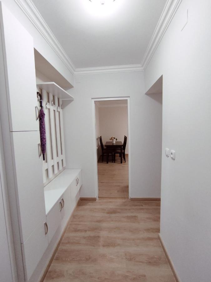 Renovated 1 Bedroom With King Size Bed In Kentron Yerevan Bagian luar foto