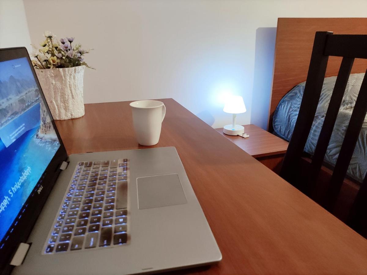 Renovated 1 Bedroom With King Size Bed In Kentron Yerevan Bagian luar foto